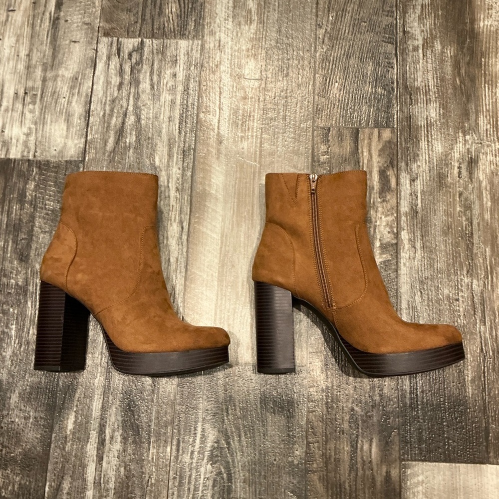 Sun + Stone Brown Heeled Boots Size 9 - Picture 10 of 16